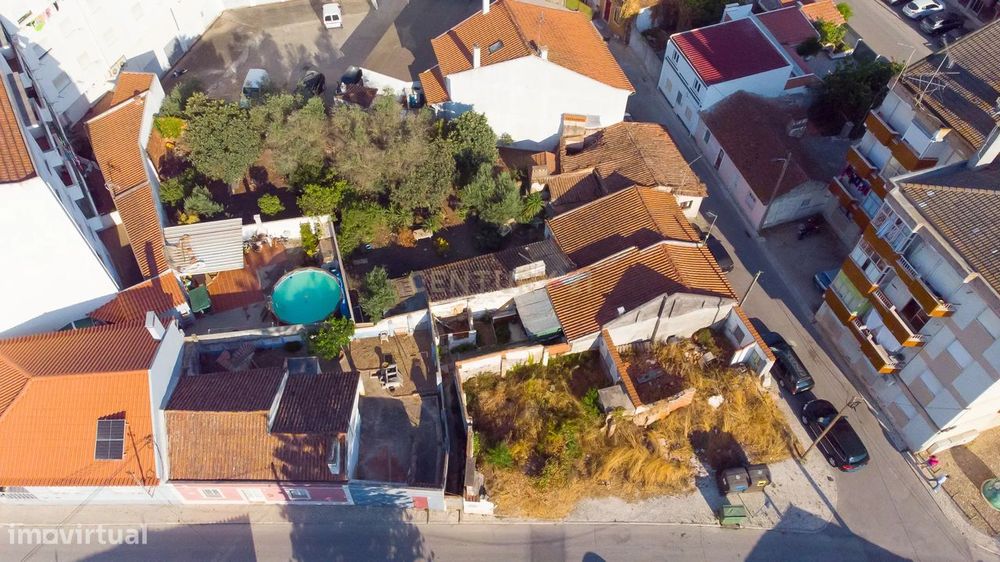 Terreno Urbano de 293m² para Venda no Entroncamento