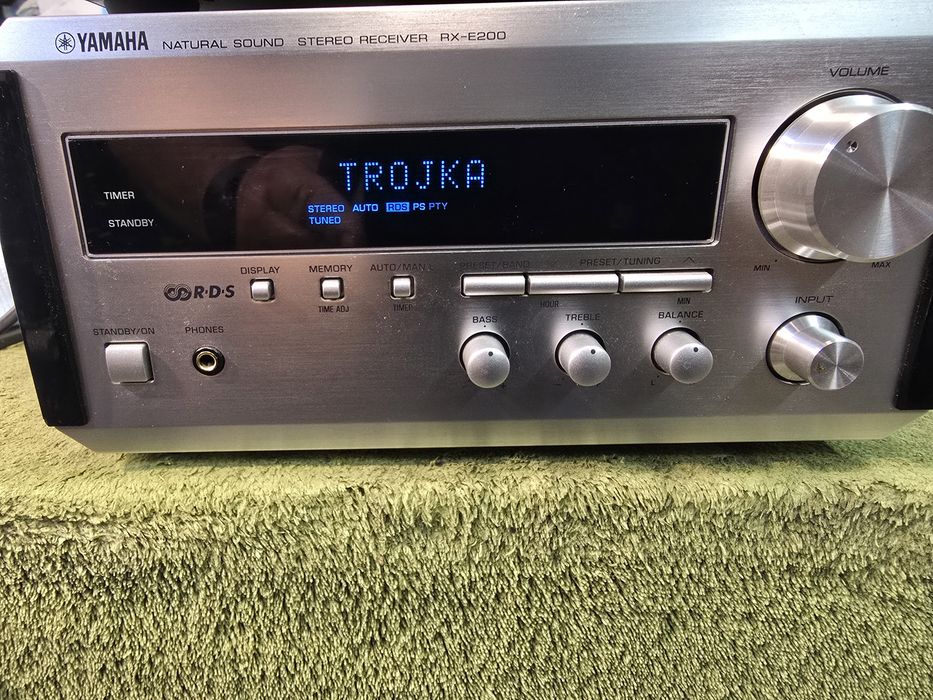 YAMAHA RX-E200 amplituner, CDX-E200 odtwarzacz CD zestaw.