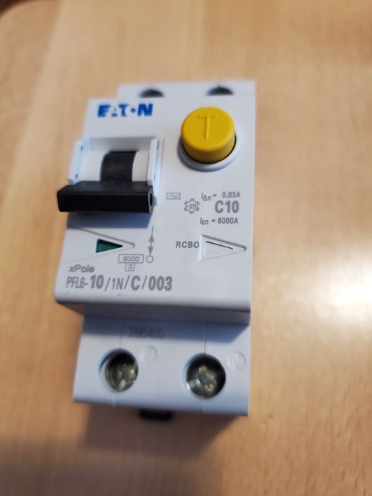 Диф.автомат Eaton PFL6-16/1N/C/003: 800 грн. - Електрика Київ на Olx
