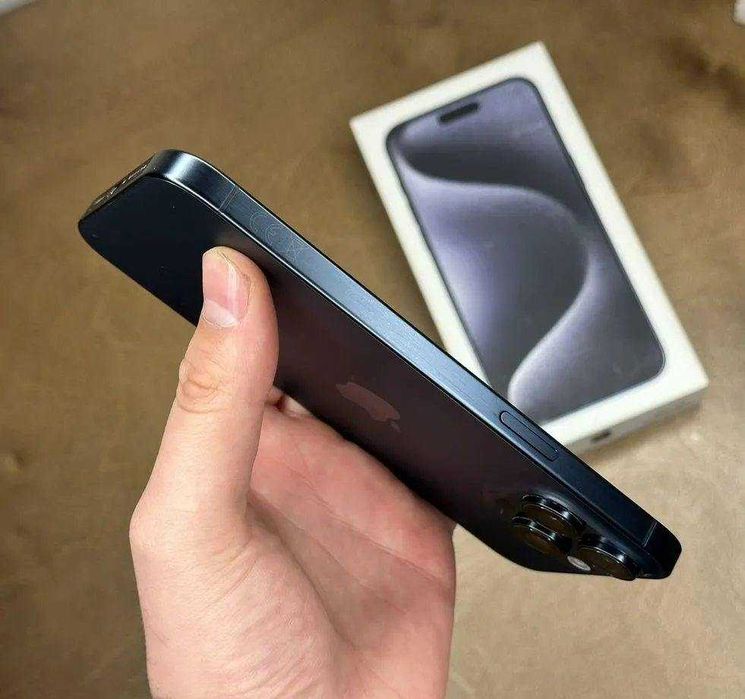 iPhone 15 Pro Max, 256 ГБ, SIM + eSIM