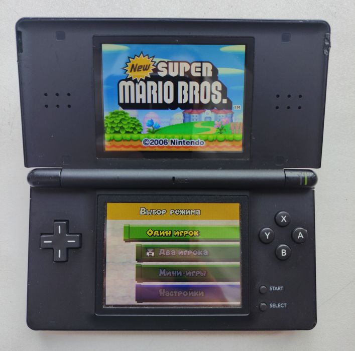Портативна ігрова консоль Б/У Nintendo DS Lite (Black) + картридж R4i із іграми!