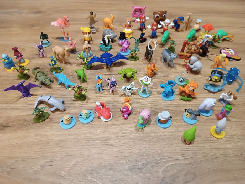 75 figurek z jajek niespodzianek