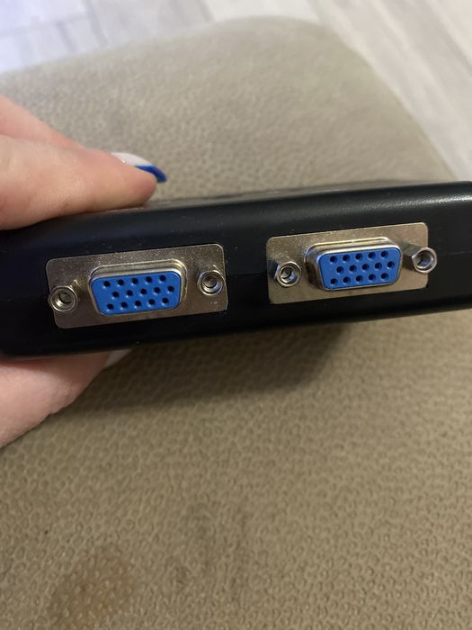 Rozdzielacz na 2 monitory