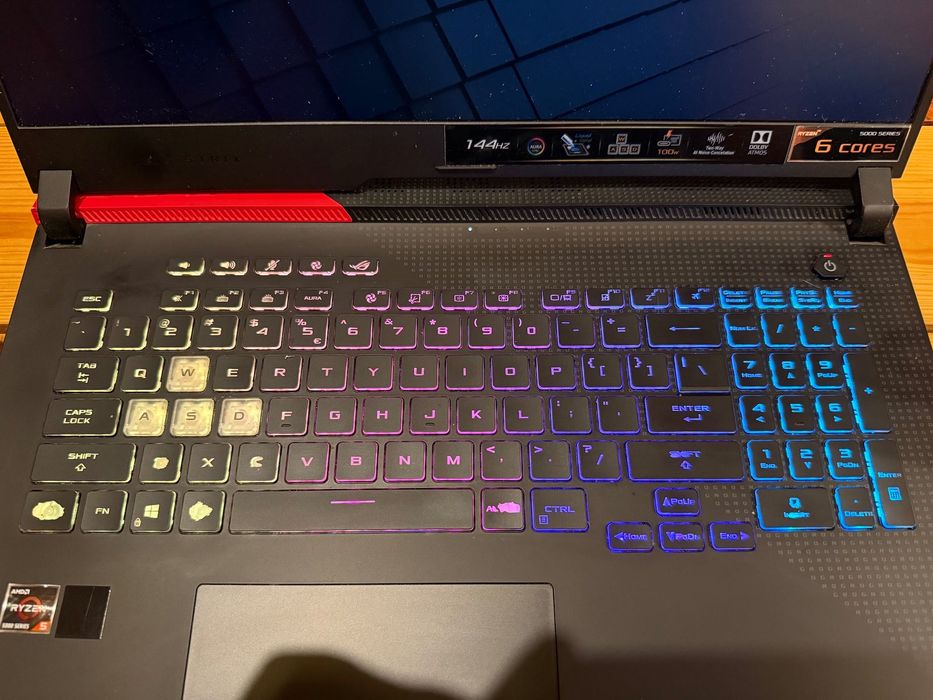 Asus ROG Strix G713QC 17 cali Ryzen 5 5600H 16 GB RAM 512GB RTX 3050