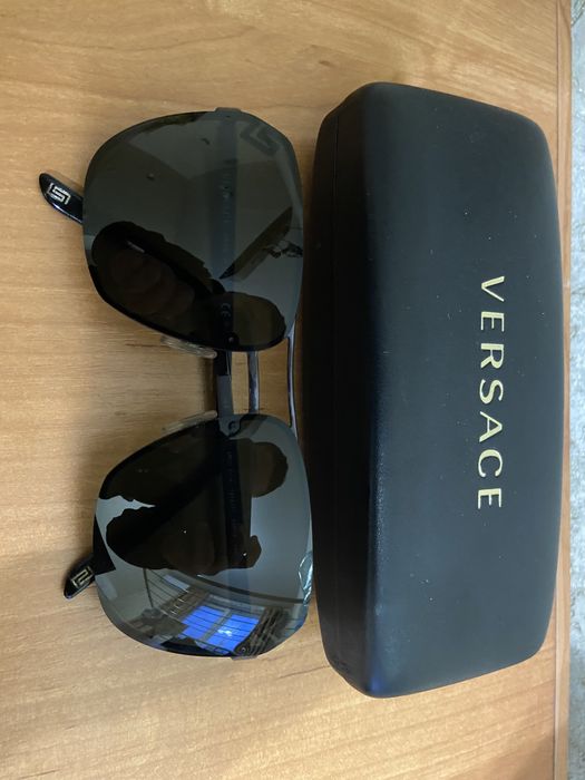 Солнцезащитные очки Versace