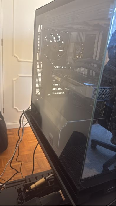 PC gaming c/ Ryzen 9800X3D e RTX5070