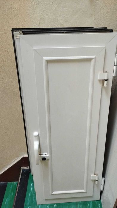 Janela de alumínio com batente