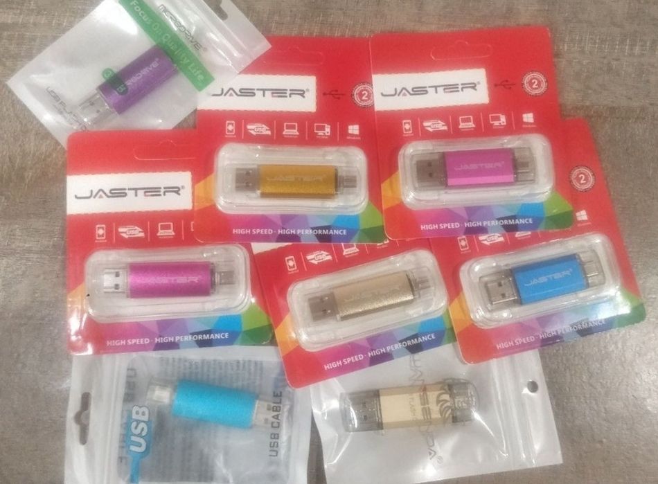 Флешки з роз'ємами під телефон та комп'ютер на 64гб.та 128гб.