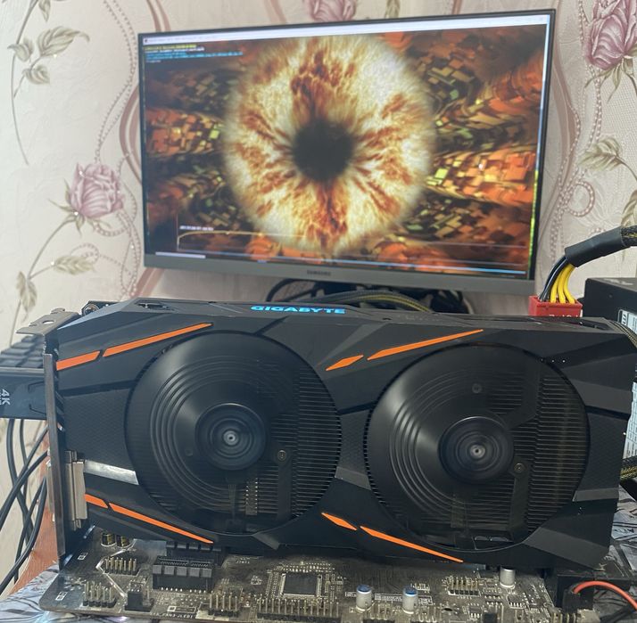 Відеокарта SP XFX Giga Rx 580 8gb гарний стан!