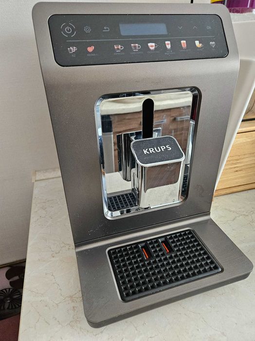 Prawie nowy Ekspres KRUPS Evidence One EA895E na gwarancji + KAWA