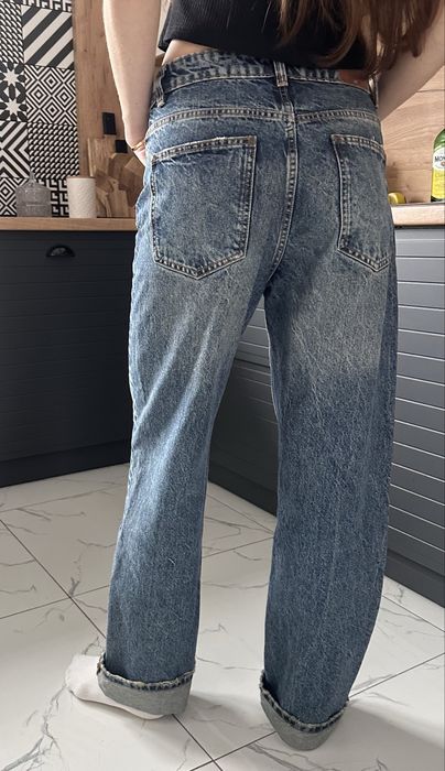 Zara джинси 36 розмір ,більшомірять