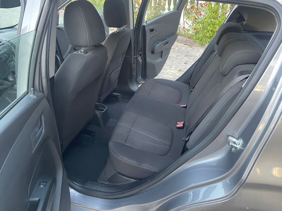 Chevrolet Aveo 1.2 LS (2012) – Apenas 82000 km | Engate Reboque