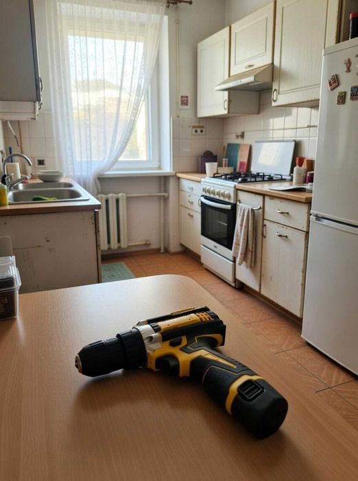 Шуруповерт акумуляторний 12V з насадками жовтий