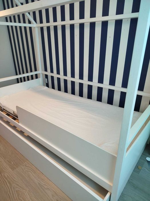 Cama Montessori com gavetão