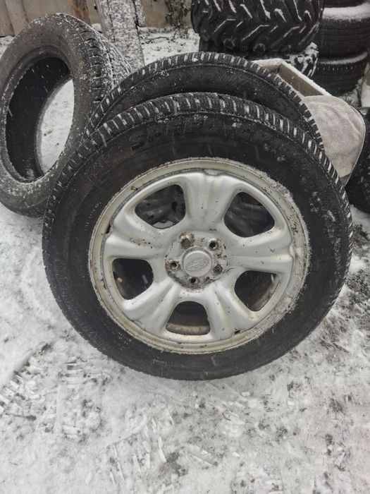 Продам зимові шины  205/60 r16