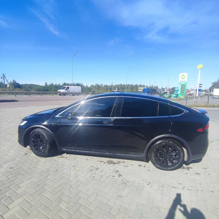 Tesla мобіл Х 90D 2017P