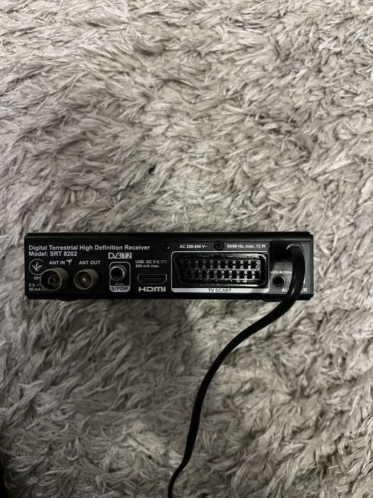 Цифровий ефірний приймач Strong SRT 8202