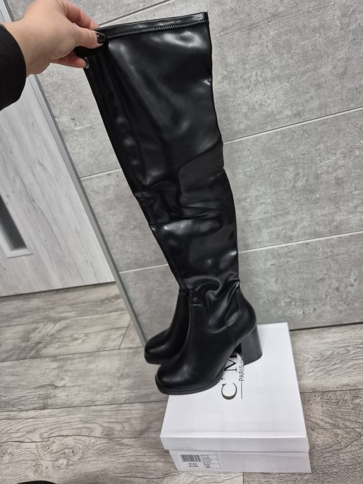 Nowe przepiękne muszkieterki C'M Paris rozmiar 39