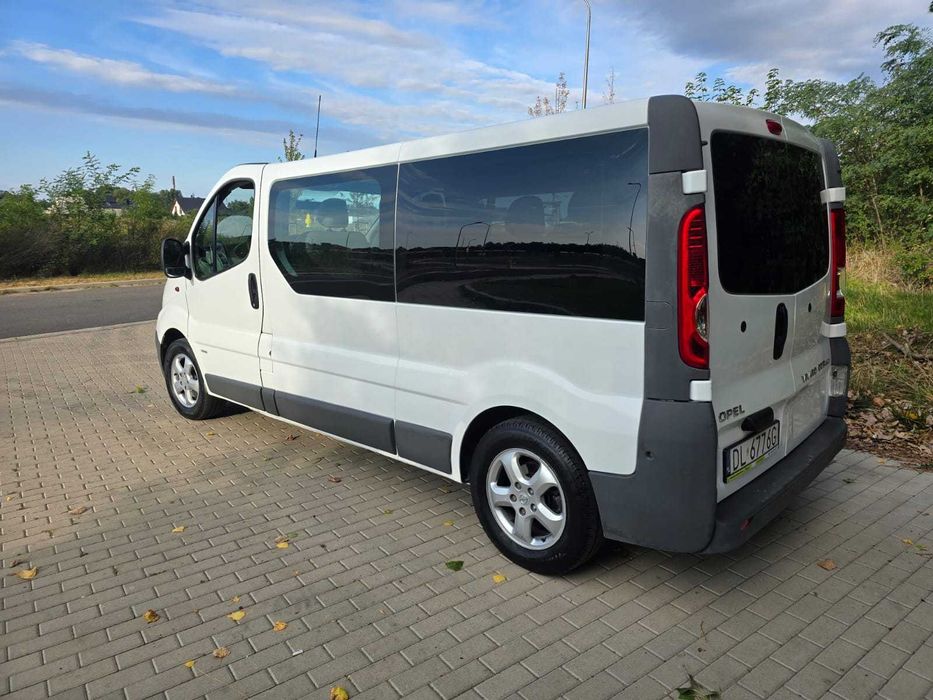 Opel Vivaro 9 osobowe 2.0