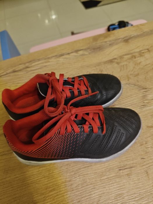 Buty na piłkę halówki korki rozmiar 28 długość wkładki 17,5 cm