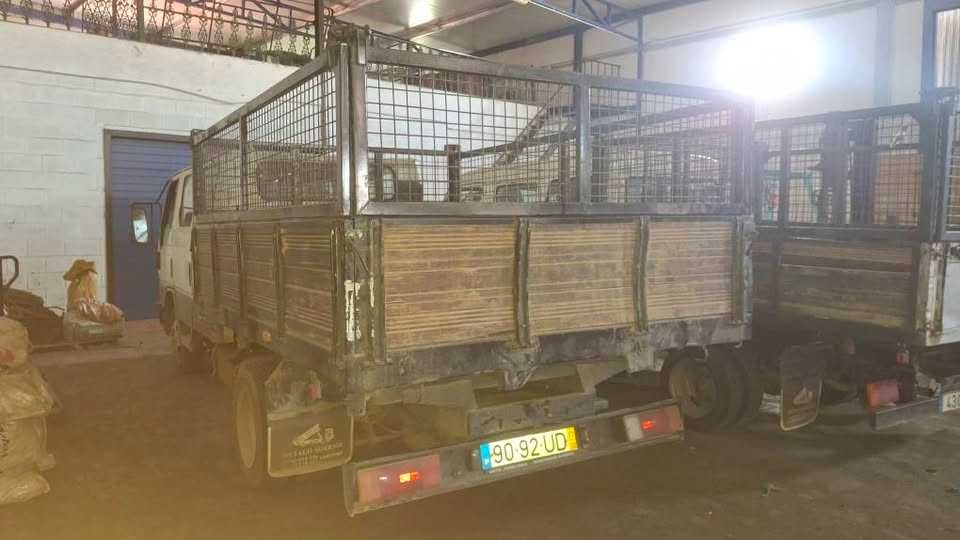 Mitsubishi Canter 9 lugares tribasculante