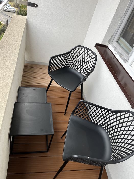 Krzesla ogrodowe wraz z stolikiem