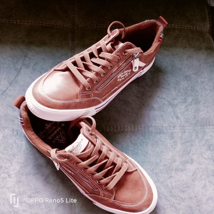 Стильне демісезонне взуття