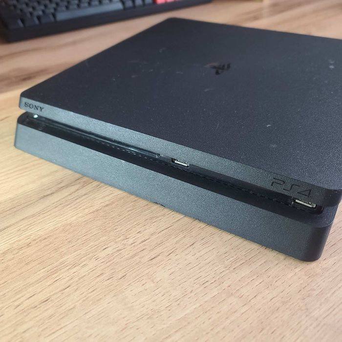 PlayStation 4 slim  1 tb