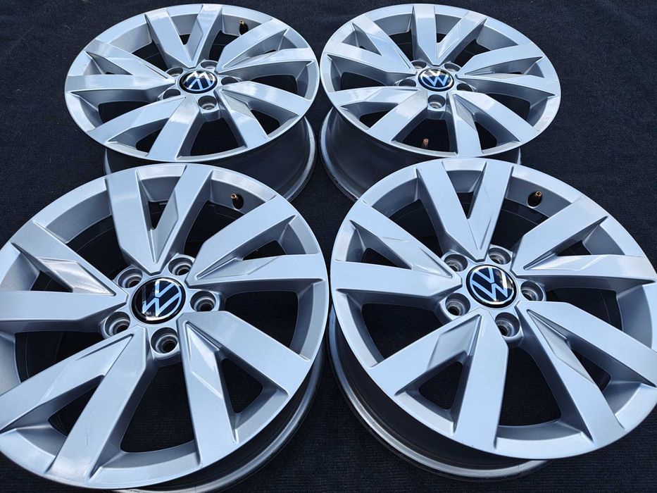Felgi Aluminiowe VW Passat B8 Touran Caddy Golf 16 5x112 6,5j et41