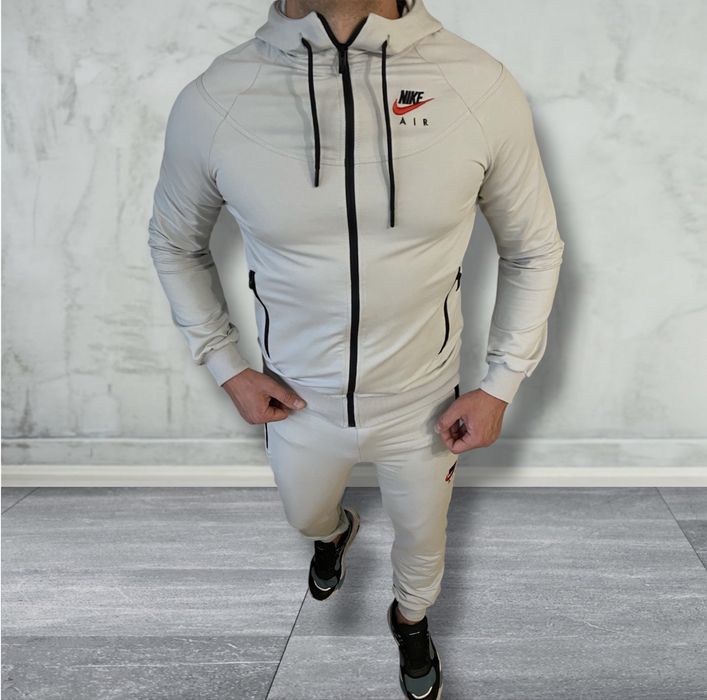 Спортивний чоловічий костюм Nike