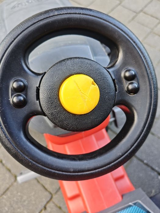 Traktor na pedały z przyczepką