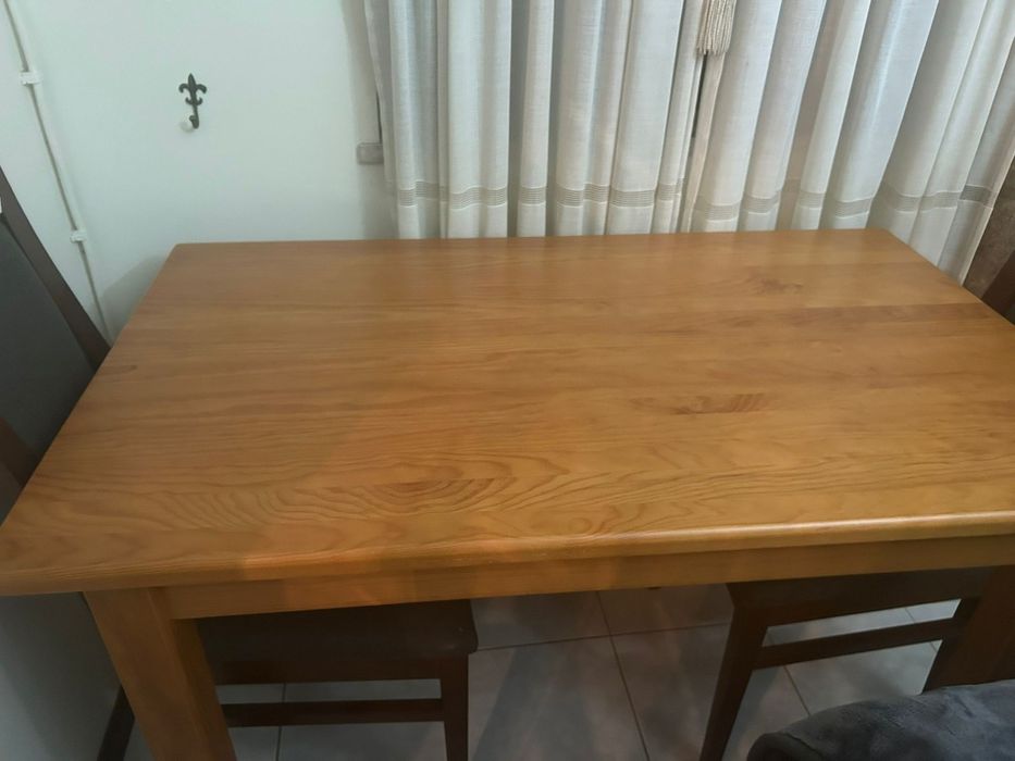 Mesa de cozinha de 4 pessoas