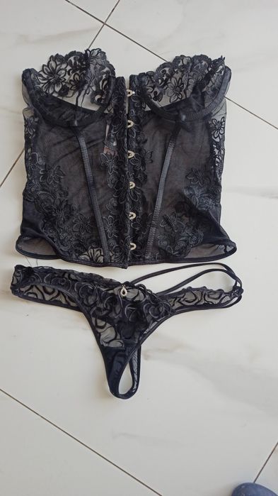 Продам  бюстгальтер LA SENZA EUR 85B, SECRET Possessions 70А