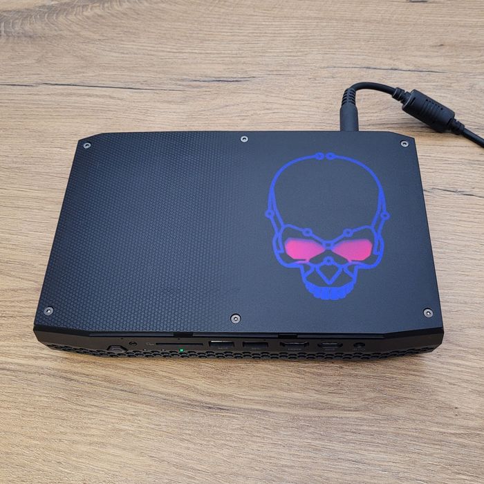 Komputer Gamingowy Intel NUC NUC8HN Intel Core i7-8705G 16GB RAM 256GB SSD MiniPC Windows 11