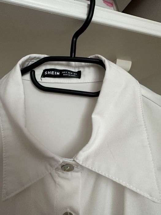 Taliowana koszulowa sukienka