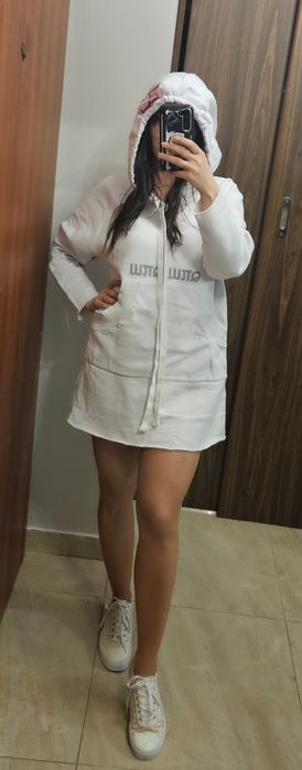 Biała bluza sukienka Robert Kupisz kangurka