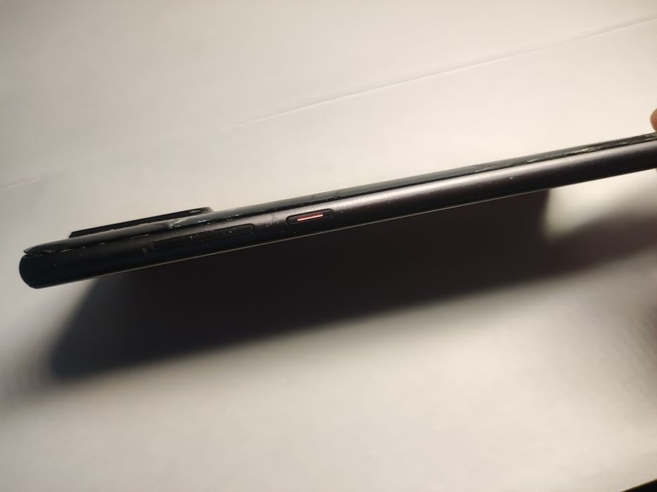 Huawei P30 ELE-L29 - Uszkoszony nie włącza się