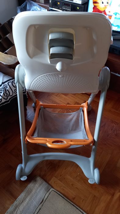 Cadeira de bebé para comer