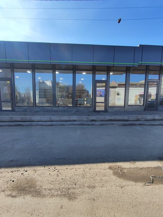 Терміновий продаж комерційного приміщення 60 м² з ремонтом, санвузлом та панорамним фасадом!