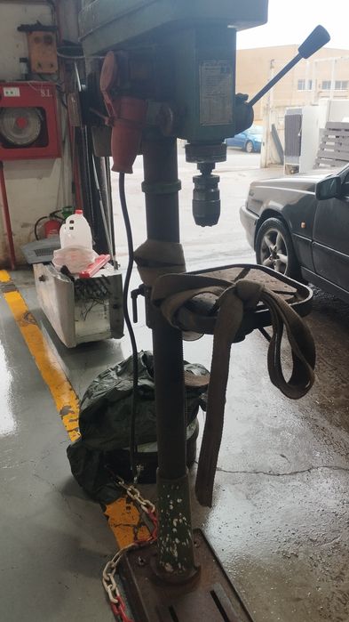 Coluna de furar industrial