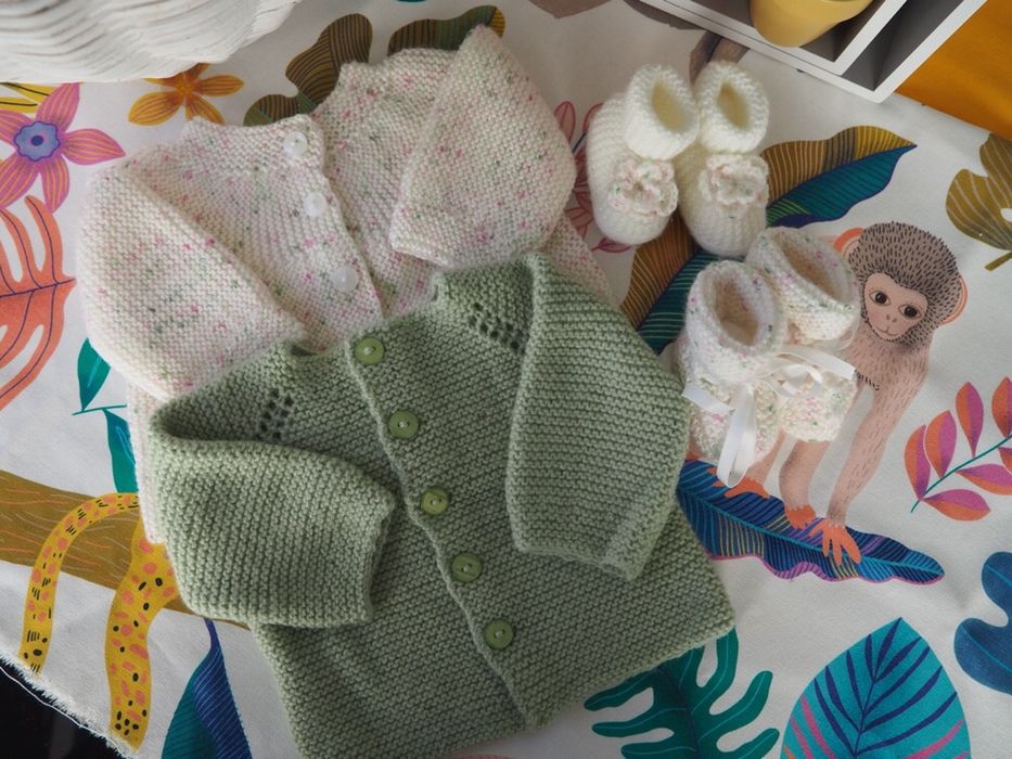 Conjuntos de tricot para bebé