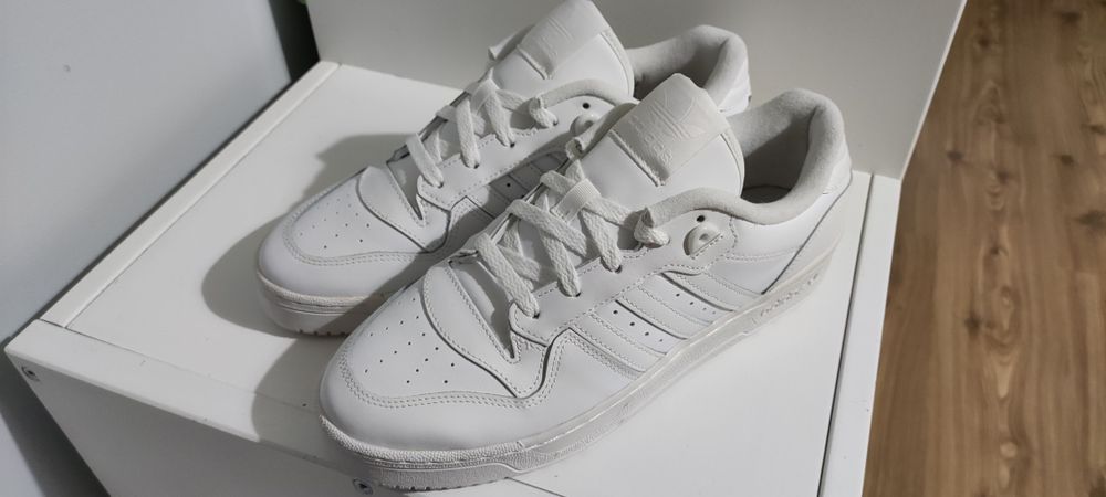 Adidas Originals Rivalry Low 43