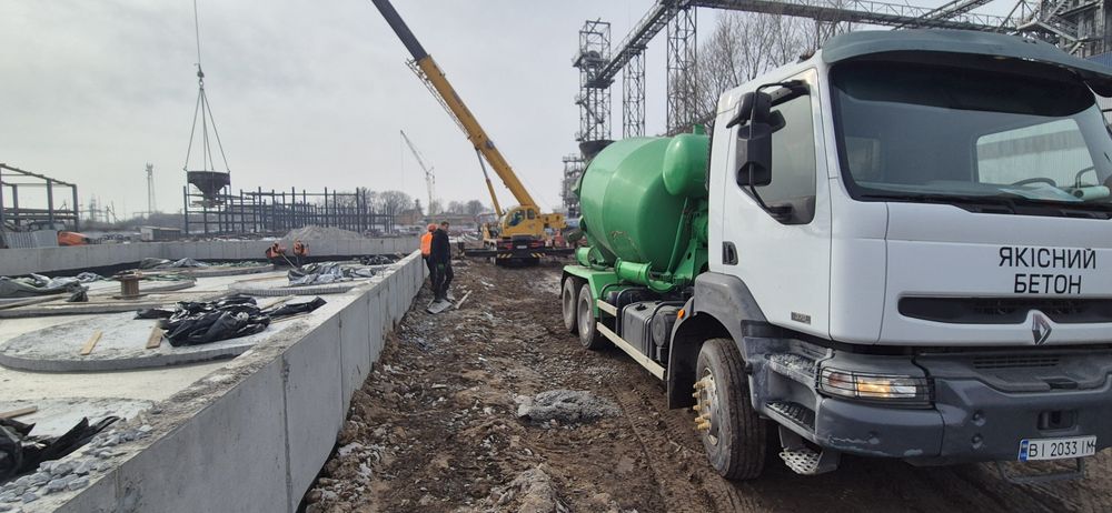 Доставка бетону.Миксер.Лента 17м. Бетон..