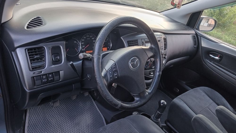 Продам Mazda MPV