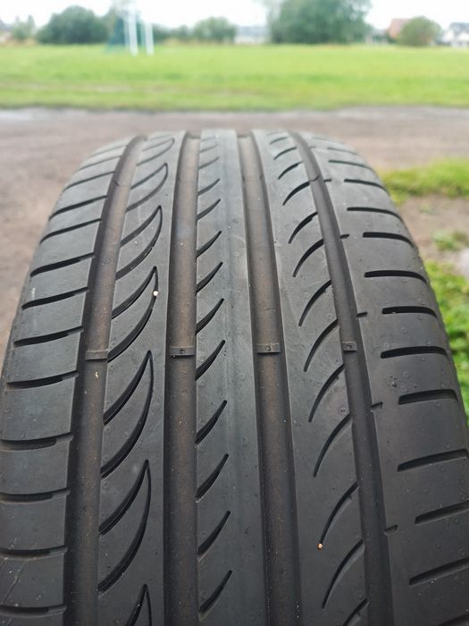 Opona Pirelli 215x45x18 letnia