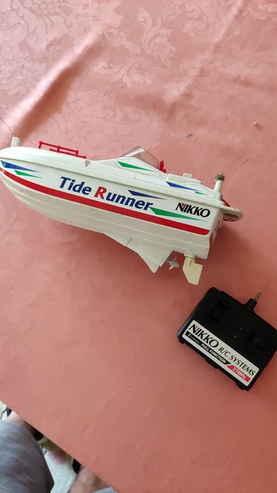Barco telecomandado vintage Niko tide runner