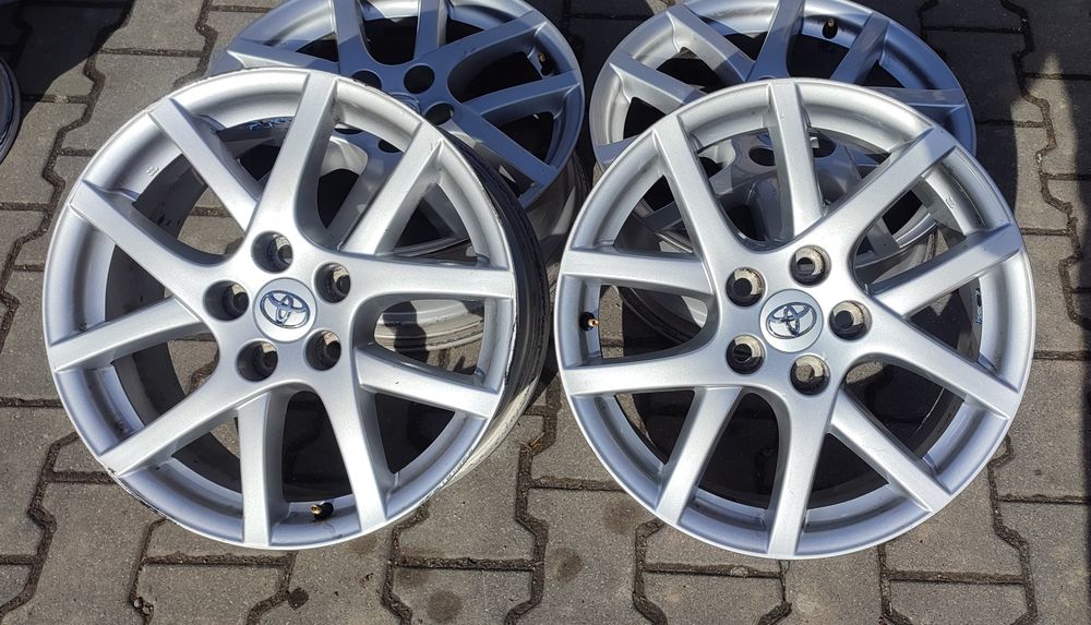 17" 7J 5x114.3 Komplet felg aluminiowych Toyota