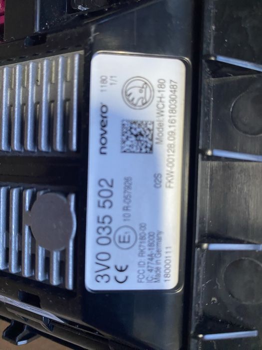 3V0035502 Skoda Octavia A7 Superb3 Індукційний зарядний пристрій