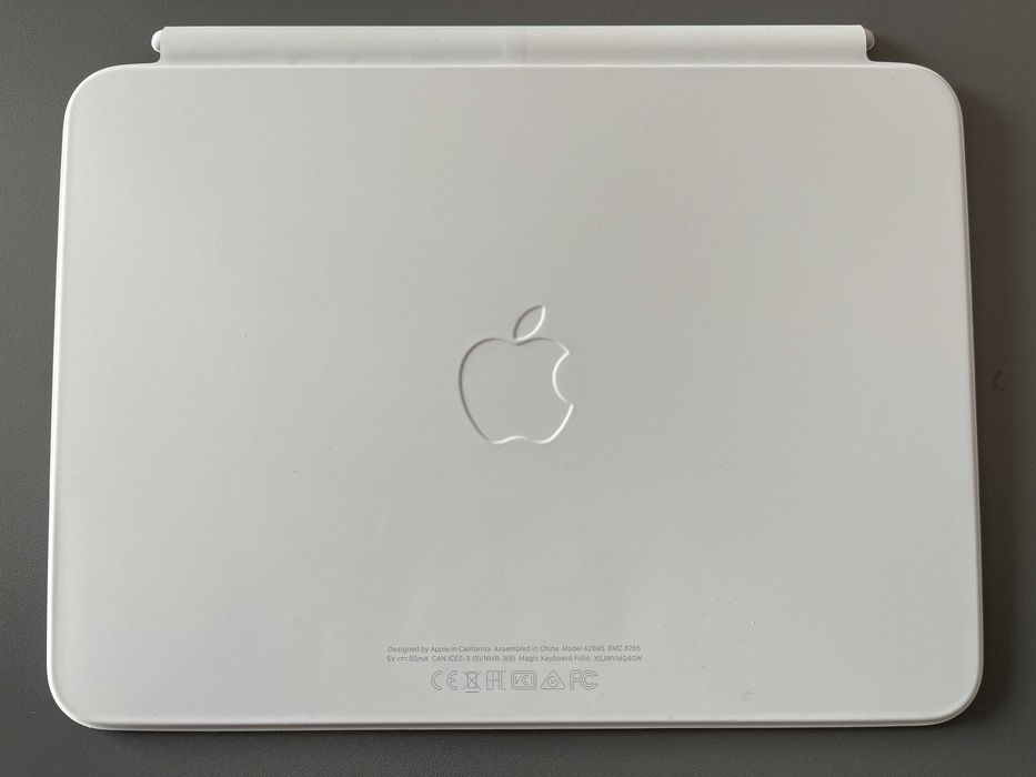 Teclado Magic Keyboard Folio para iPad (A16) - Português