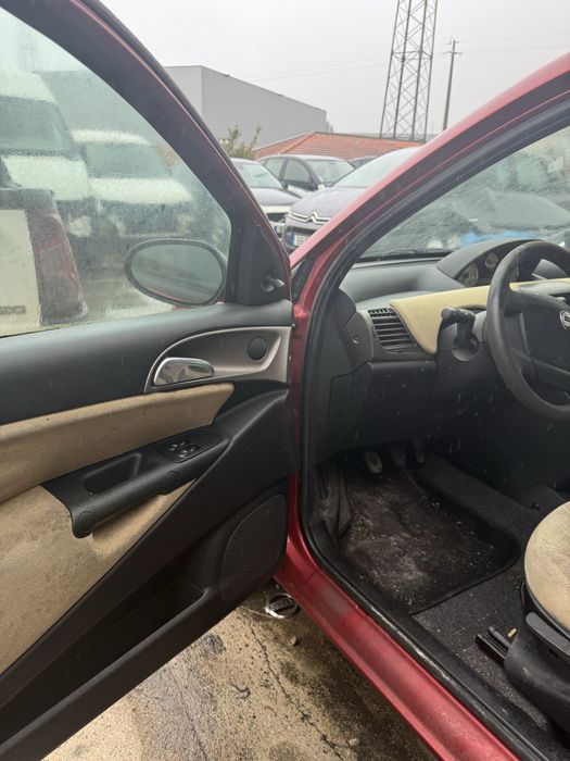 Lancia Ypsillon para peças